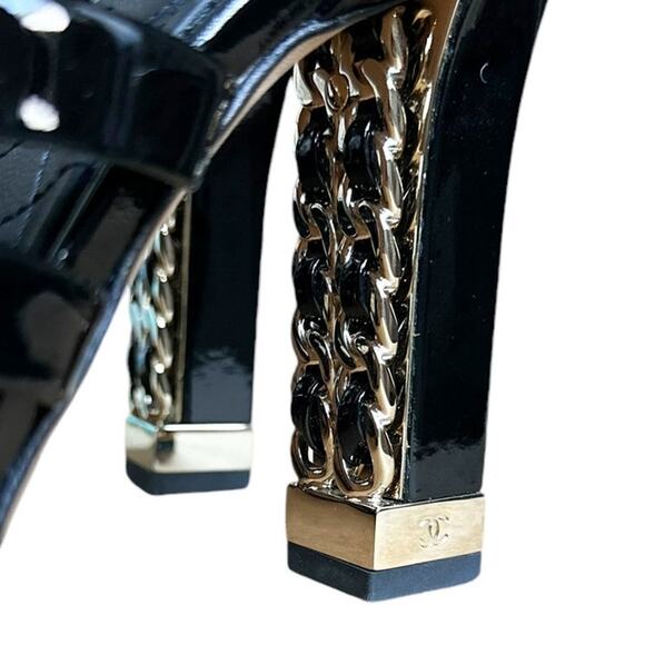 Chanel Black Patent Leather Gold Chain Block Heel Open Toe Sandals 38.5 - Picture 7 of 12